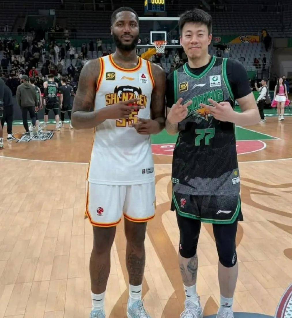 强强对话，国内职业篮球联赛场上争夺胜利的简单介绍