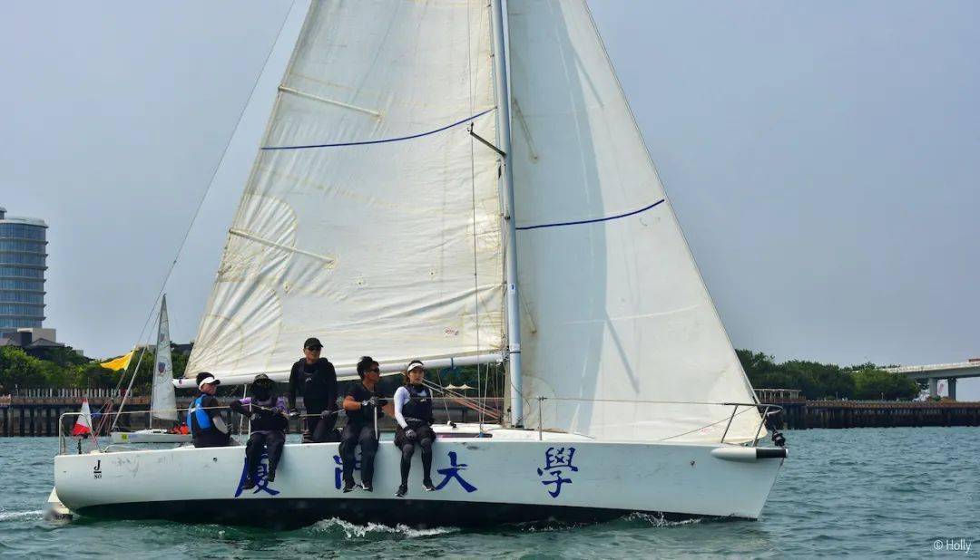 关于擦肩而过取胜，晋级之路越赛成熟的信息